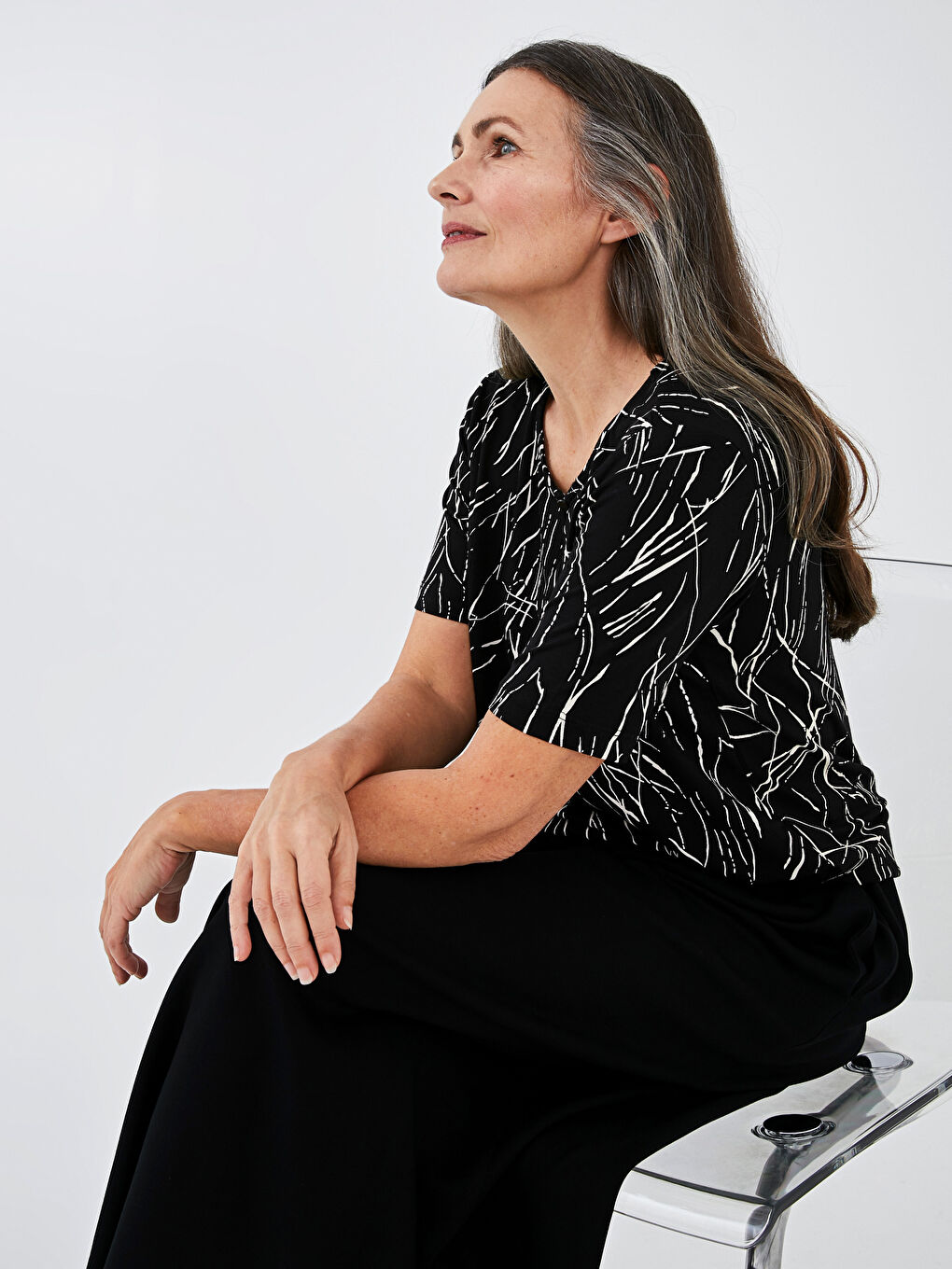 V-Neck Printed Short Sleeve Women's T-Shirt-1