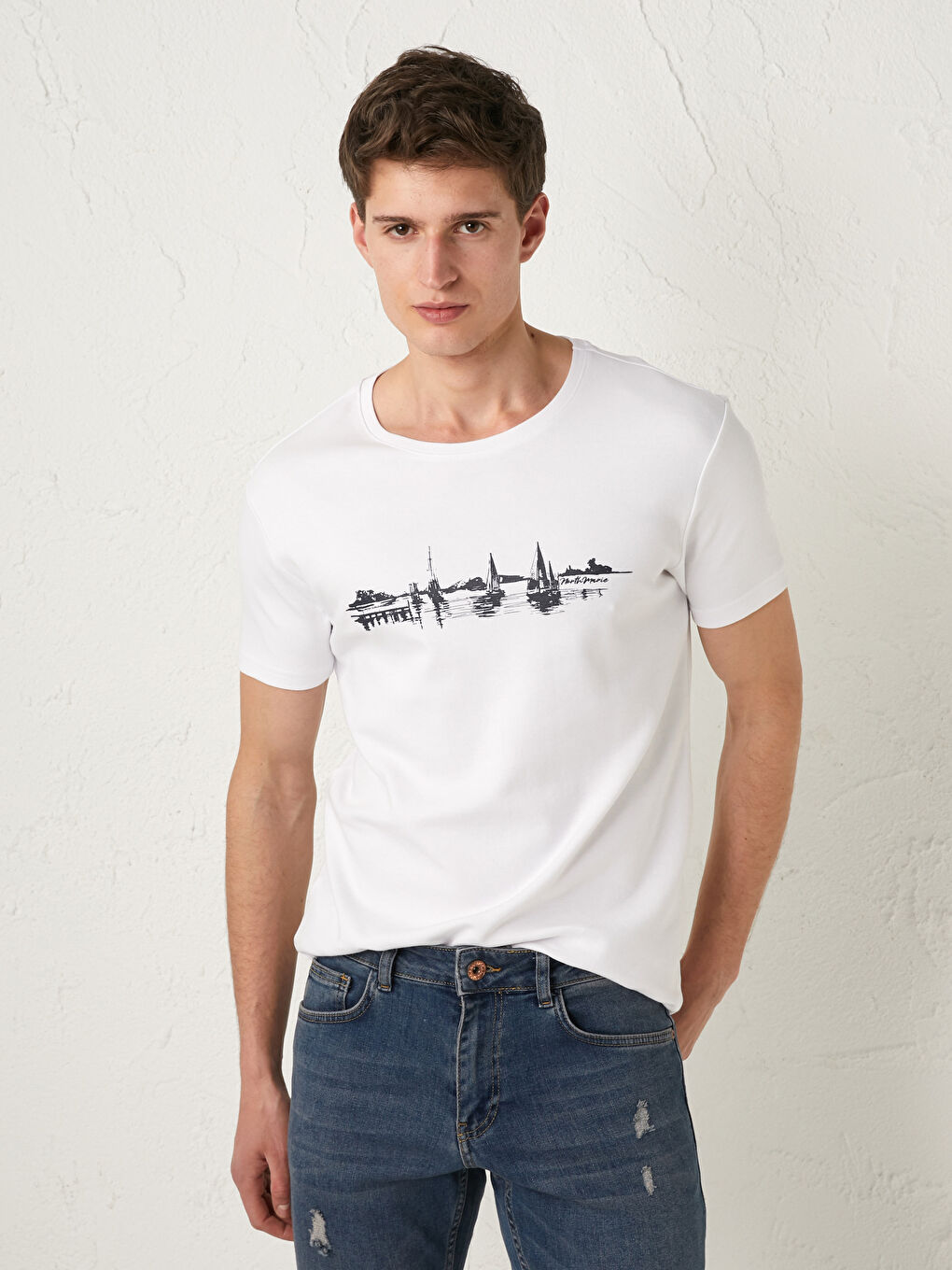 Beyaz Bisiklet Yaka Kısa Kollu Baskılı Penye Erkek Tişört