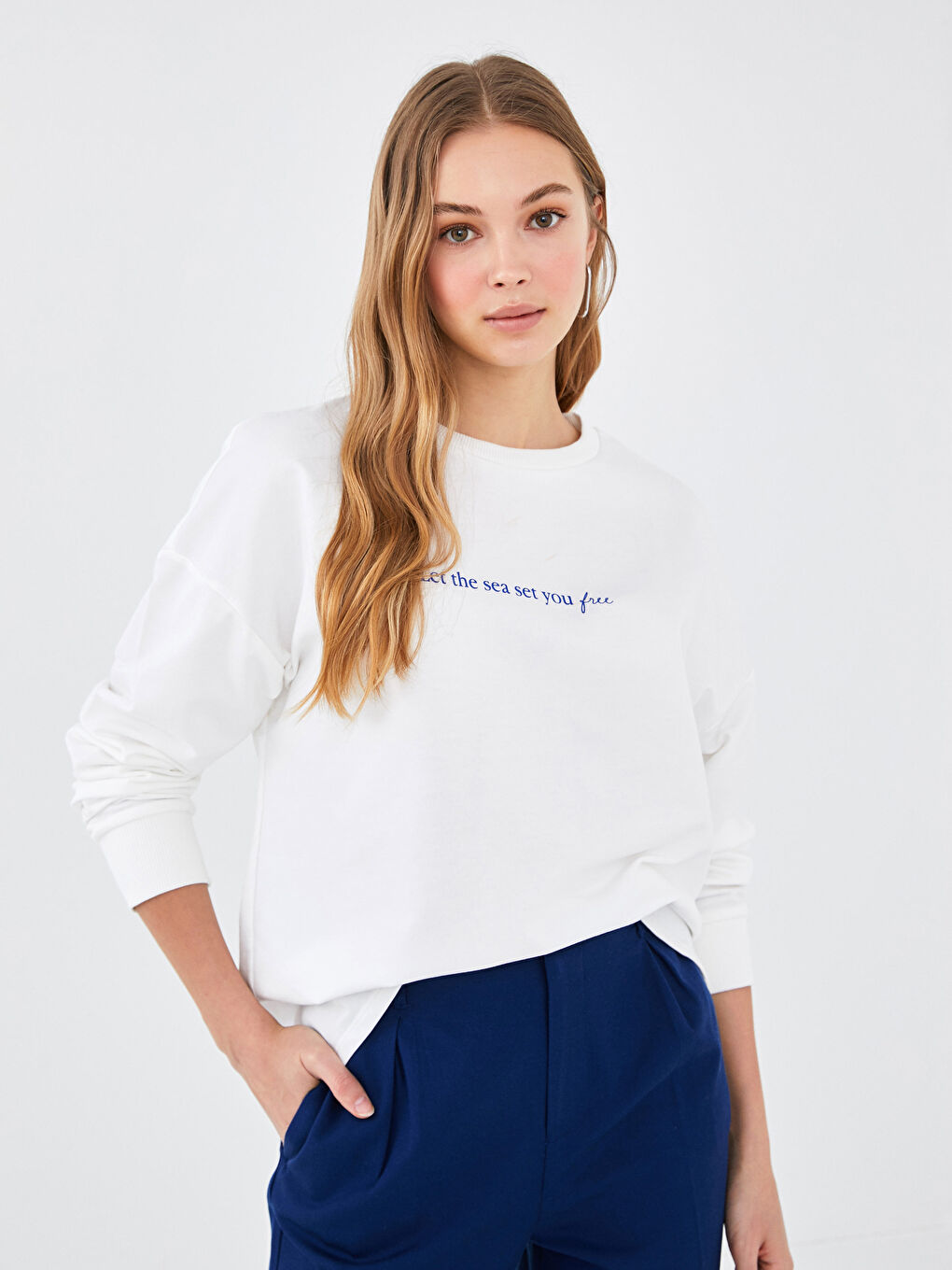 Crew Neck Printed Long Sleeve Women's Sweatshirt-1