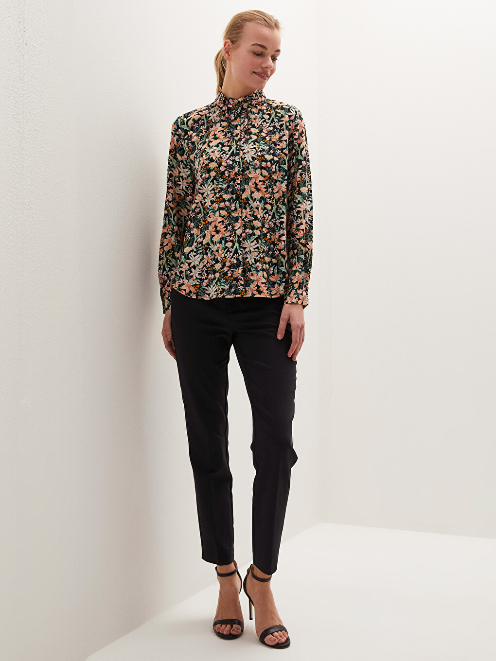 Chemise Femme à Col Volanté Imprimé Floral à Manches Longues en Viscose-1