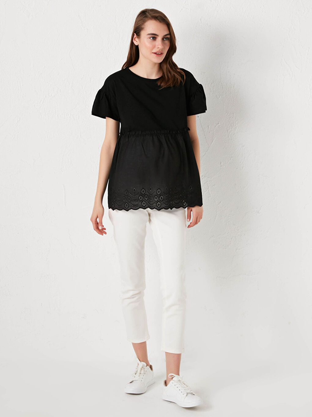 بلوزة حوامل قطن بأكمام قصيرة وتفاصيل كشكشة ورقبة دائرية-3