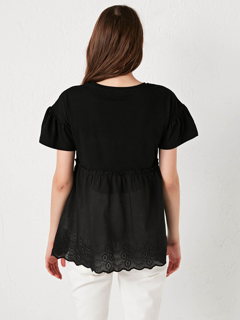 بلوزة حوامل قطن بأكمام قصيرة وتفاصيل كشكشة ورقبة دائرية-4