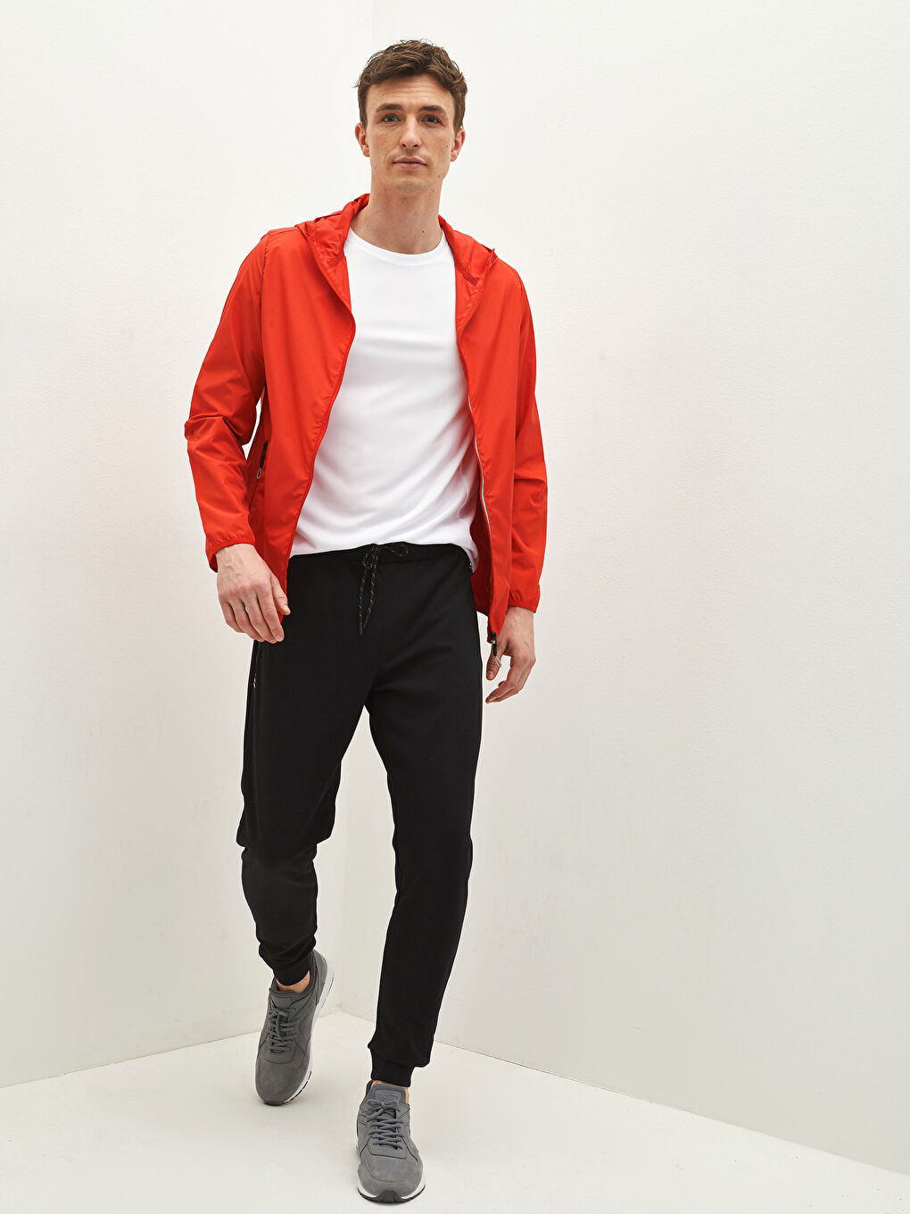 Kırmızı Çanta Olabilen Standart Kalıp Kapüşonlu İnce Yağmurluk-5