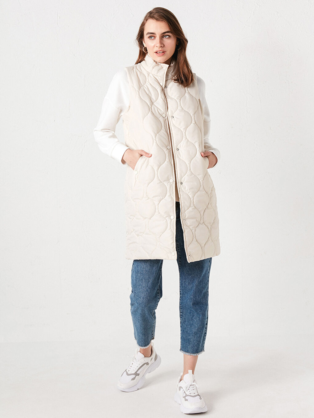 Bej Dik Yaka Kendinden Desenli Kadın Yelek-1