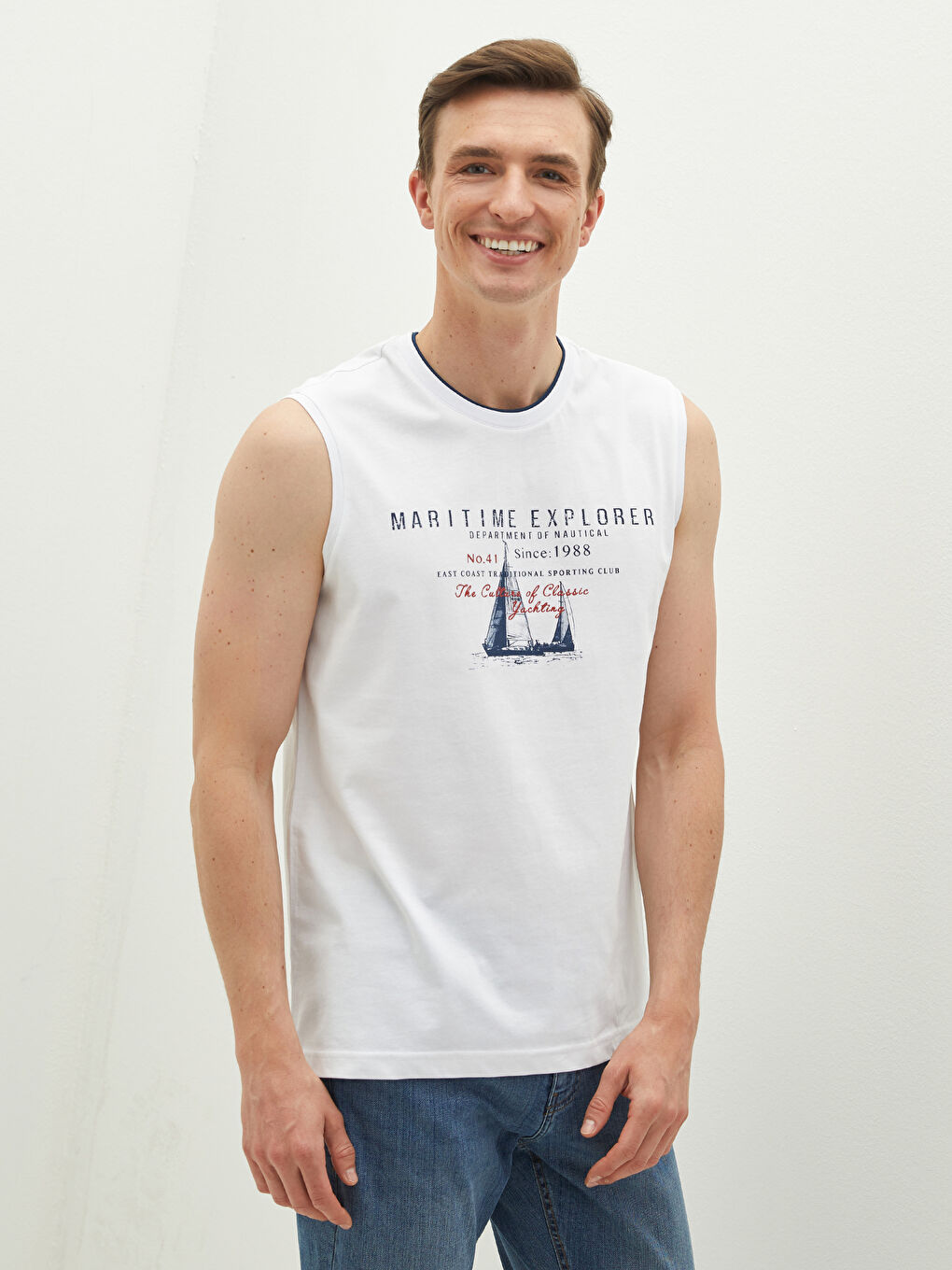 تيشيرت بدون أكمام مطبوع برقبة دائرية من القطن للرجال-1