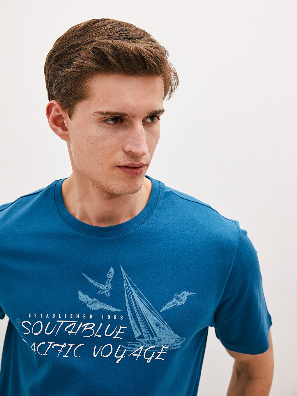 تيشيرت رجالي ياقة دائرية كم قصير مطبوع قطن ممشط-2