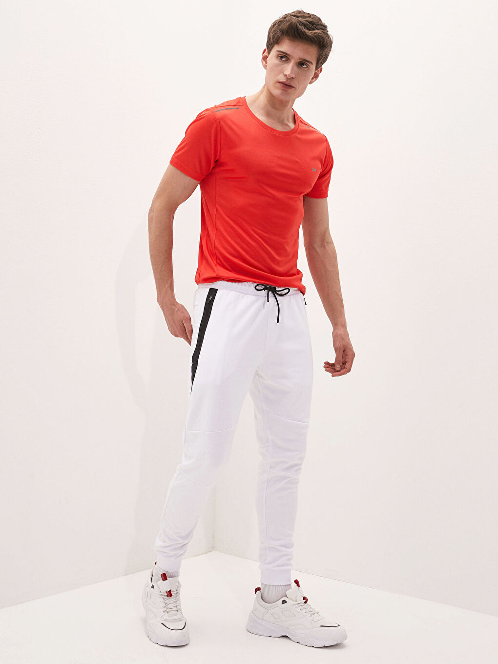 Beyaz Standart Kalıp Aktif Spor Jogger Erkek Eşofman Altı-1