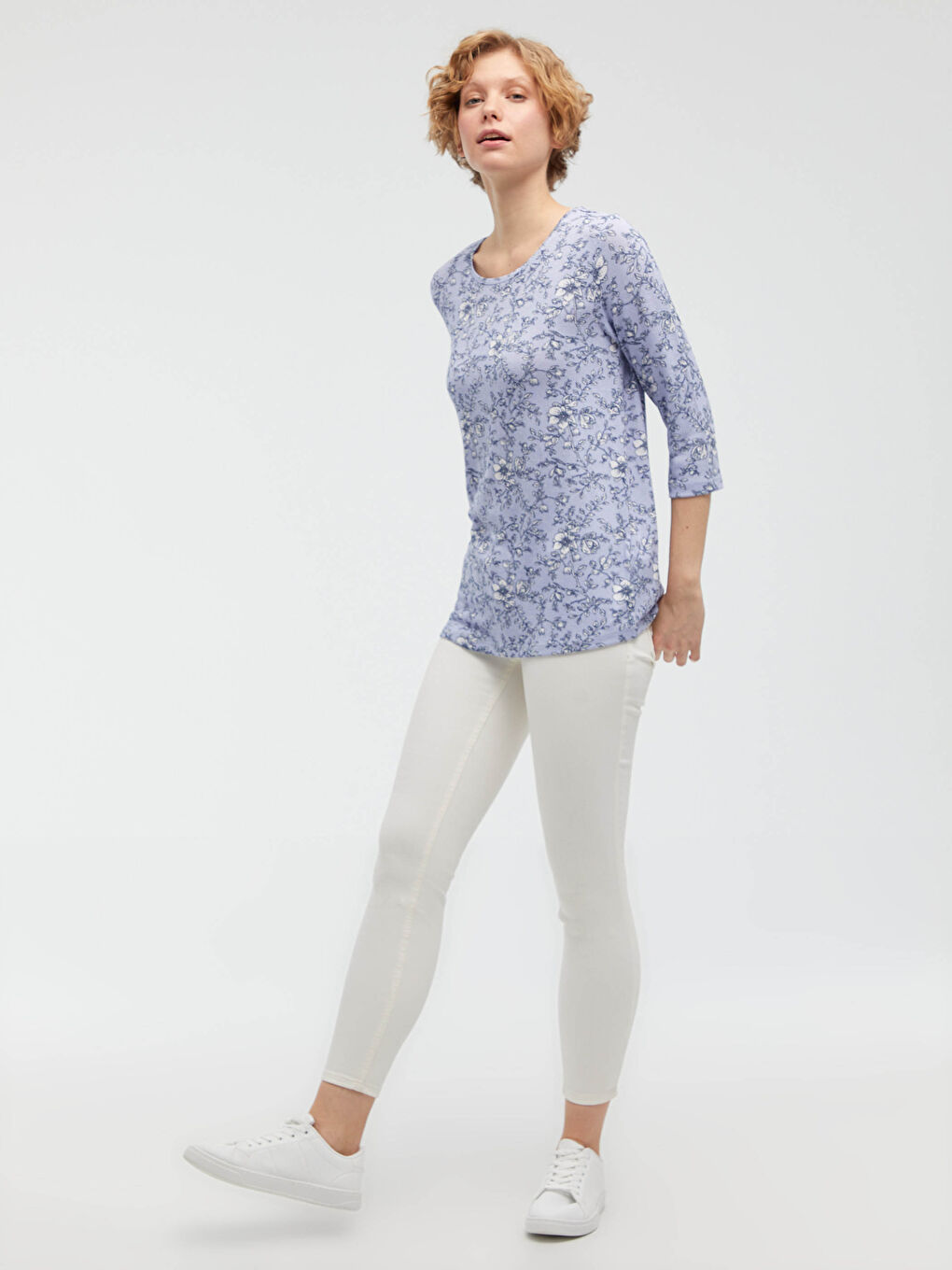 LCW Grace T-Shirt für Damen mit Blumenmuster und Rundhalsausschnitt -S1DB25Z8-LQQ