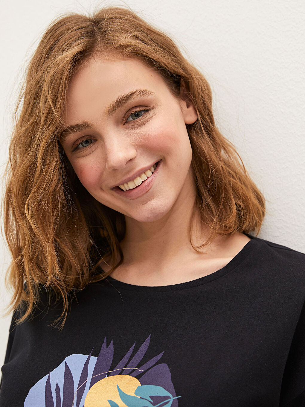 Siyah Bisiklet Yaka Baskılı Kısa Kollu Pamuklu Kadın Tişört-6