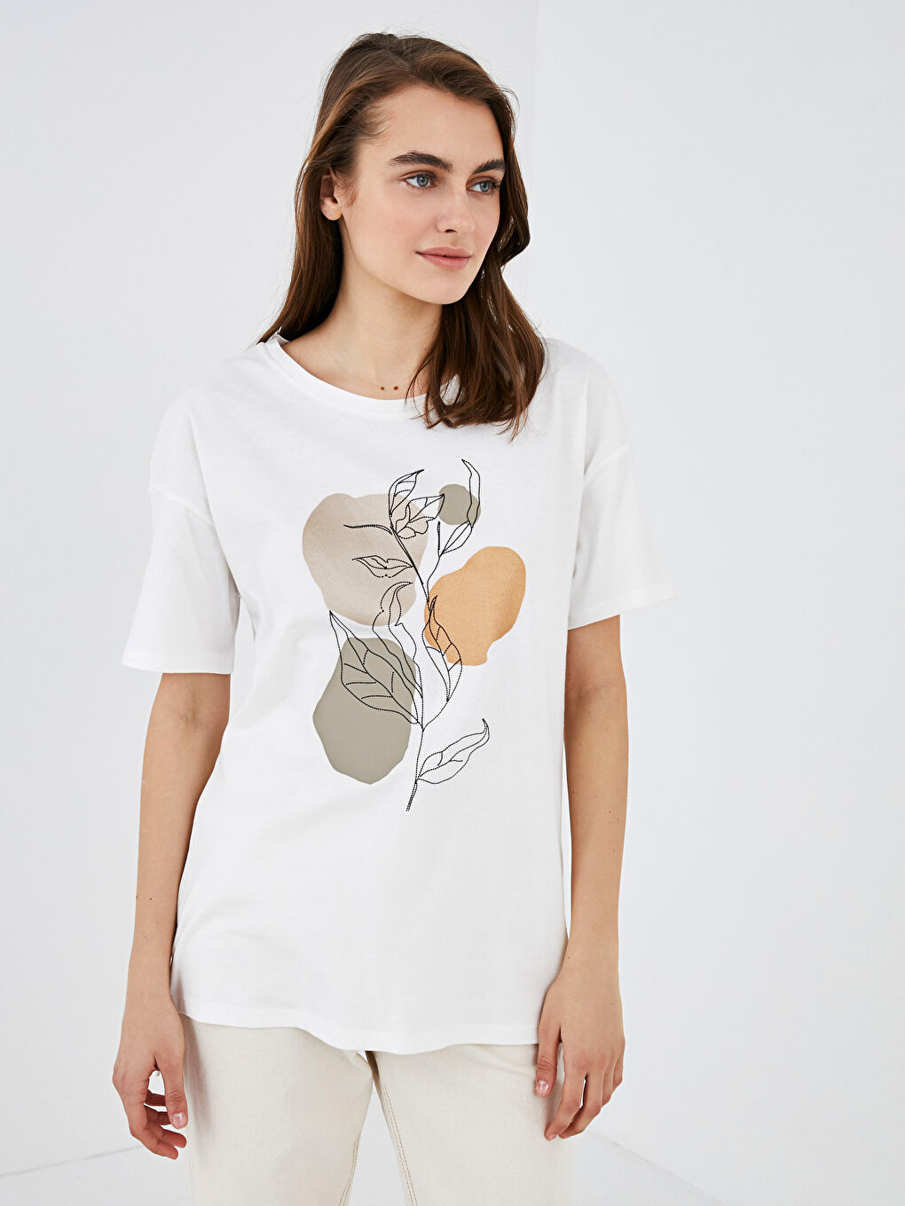 Ekru Bisiklet Yaka Baskılı Süprem Kadın Tişört-1