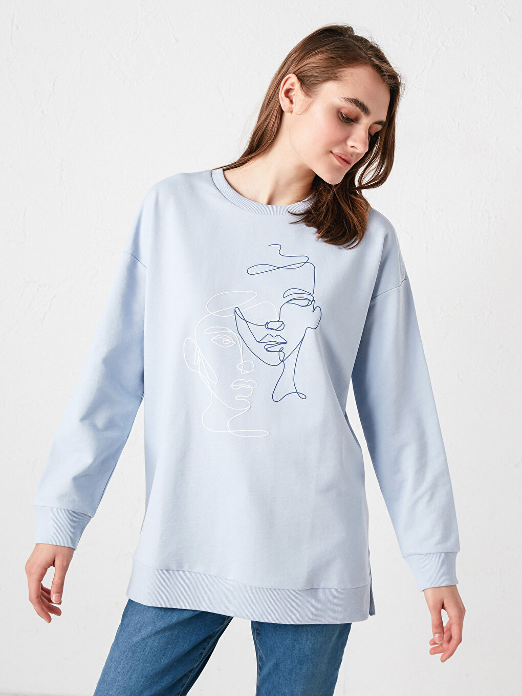 سويتشيرت نساء بكم طويل مطبوع بكول مدور-5