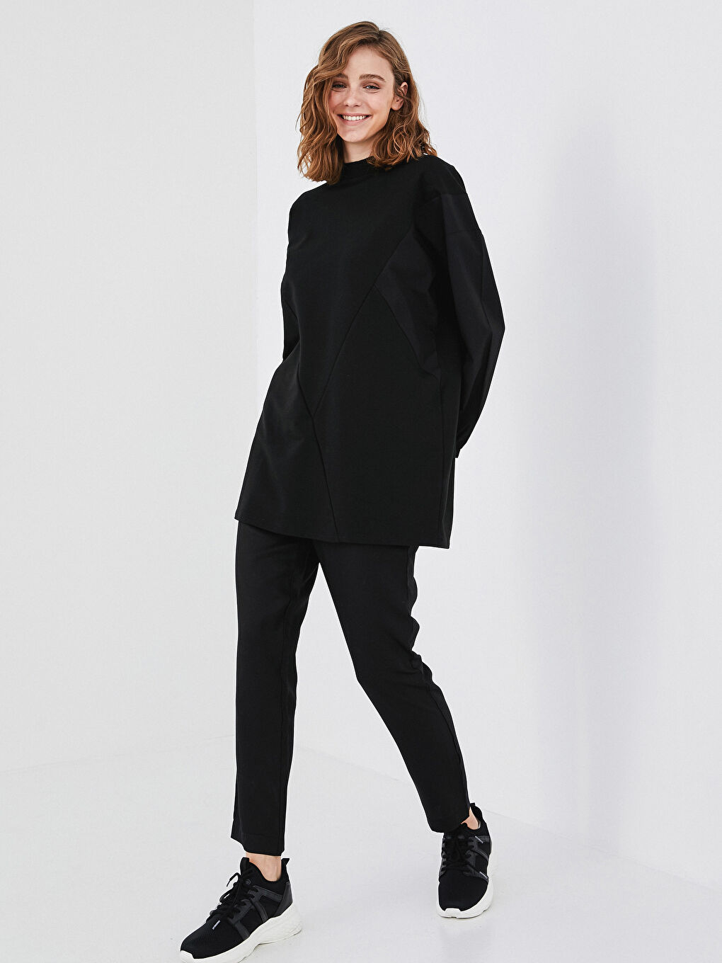 Siyah Bisiklet Yaka Oversize Kadın Sweatshirt Tunik-2