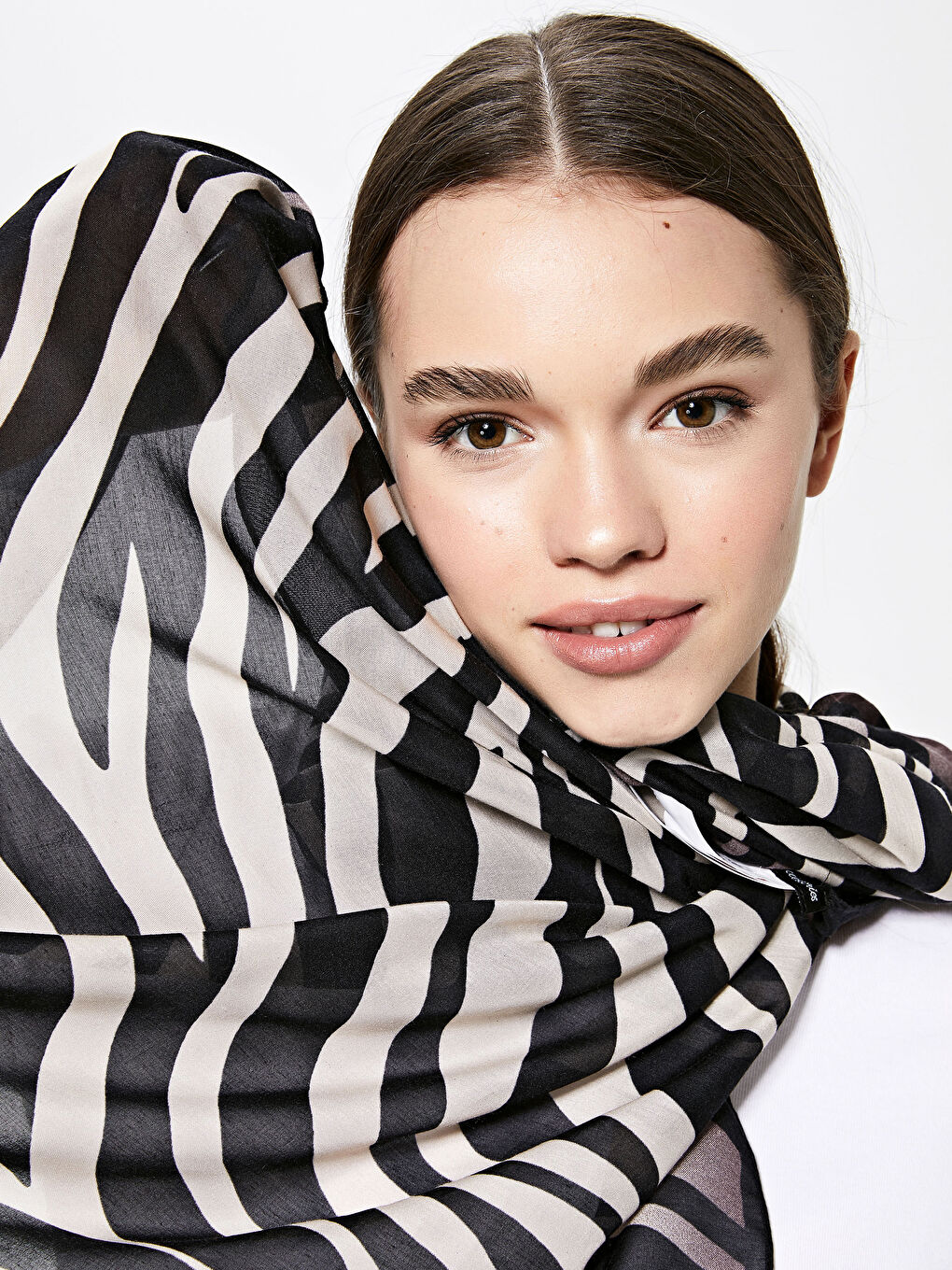 Siyah Zebra Desenli Şal-2