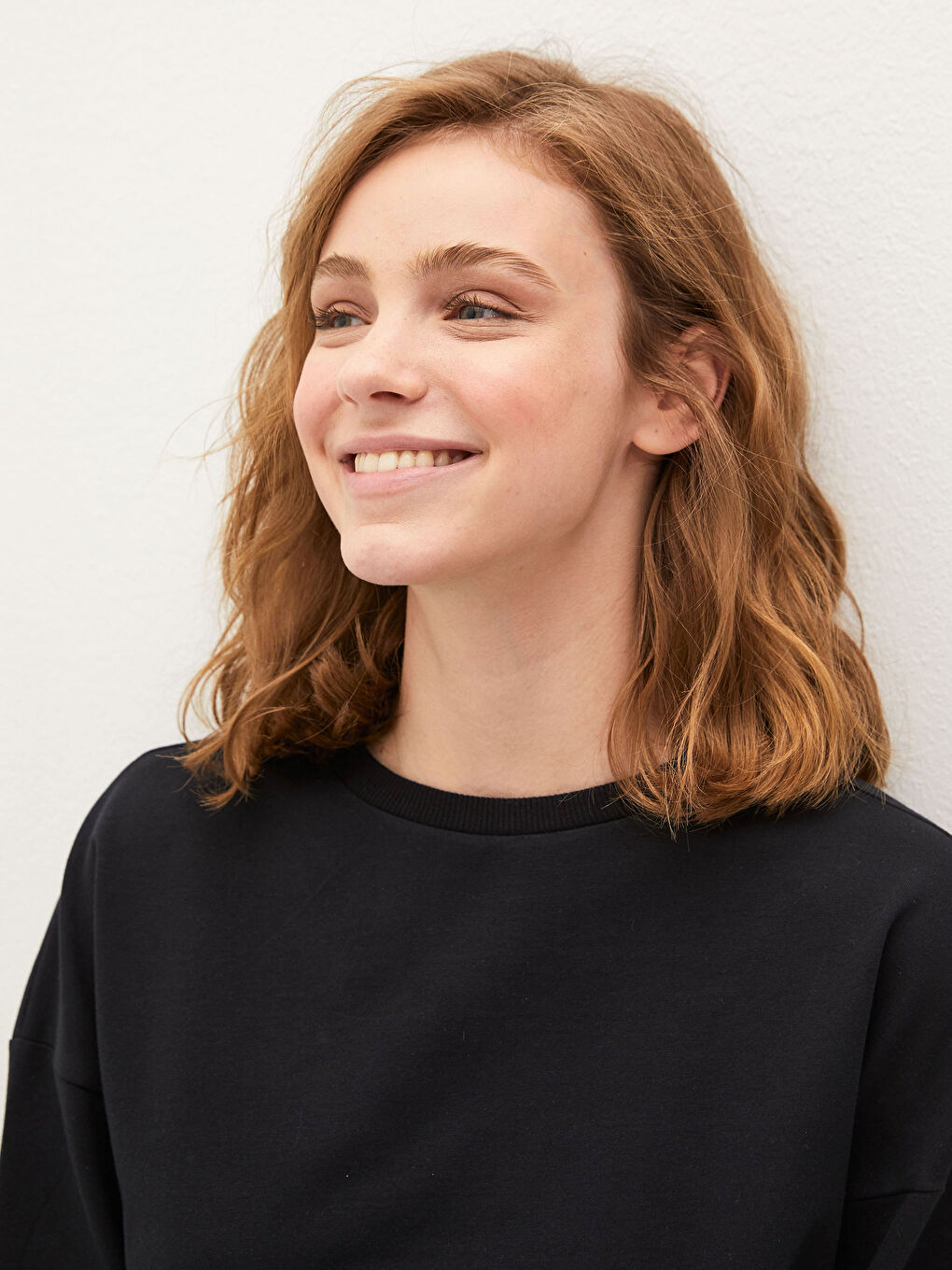 Siyah Bisiklet Yaka Basic Uzun Kollu Pamuklu Kadın Sweatshirt-6