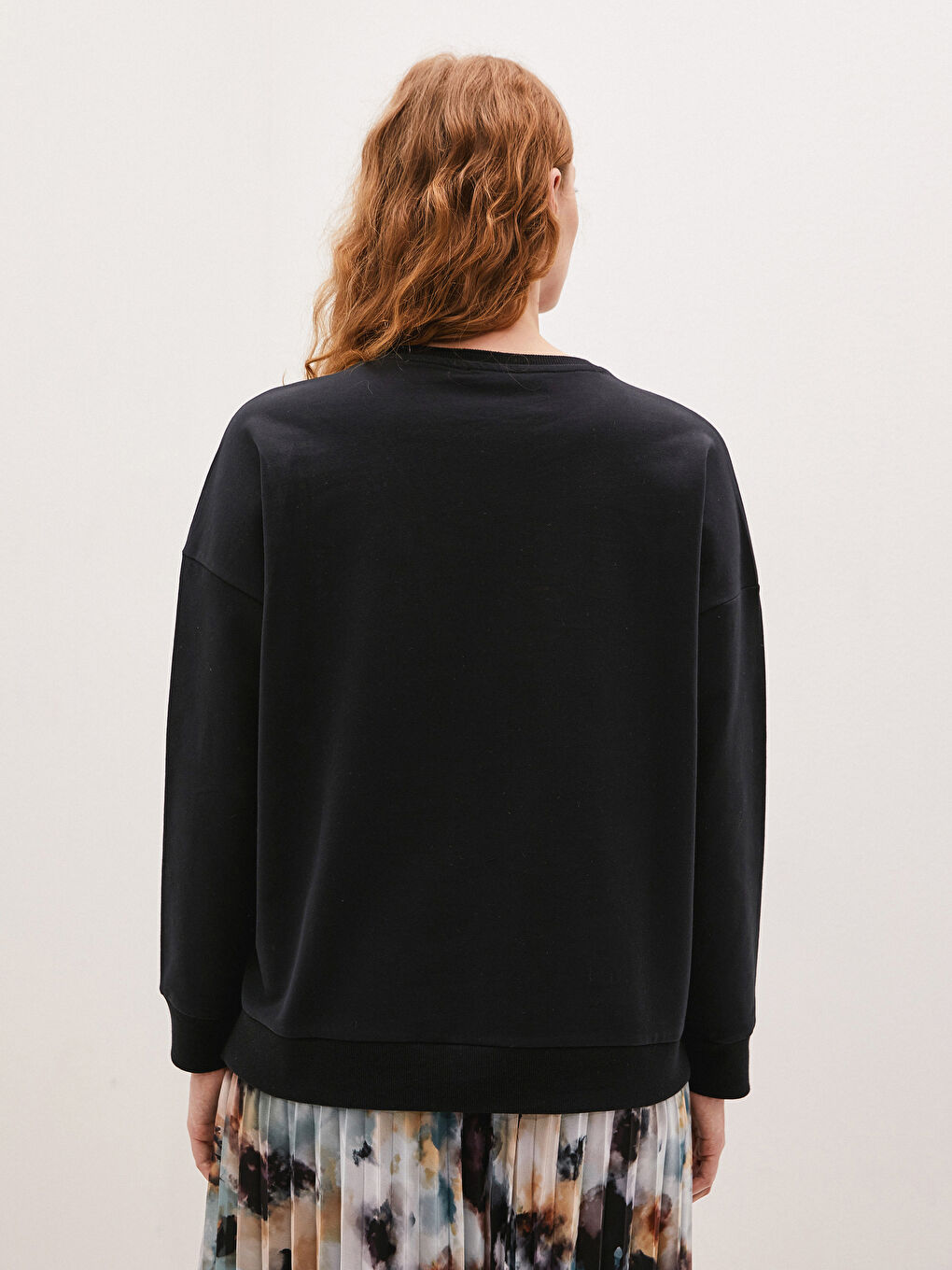 Siyah Bisiklet Yaka Basic Uzun Kollu Pamuklu Kadın Sweatshirt-4