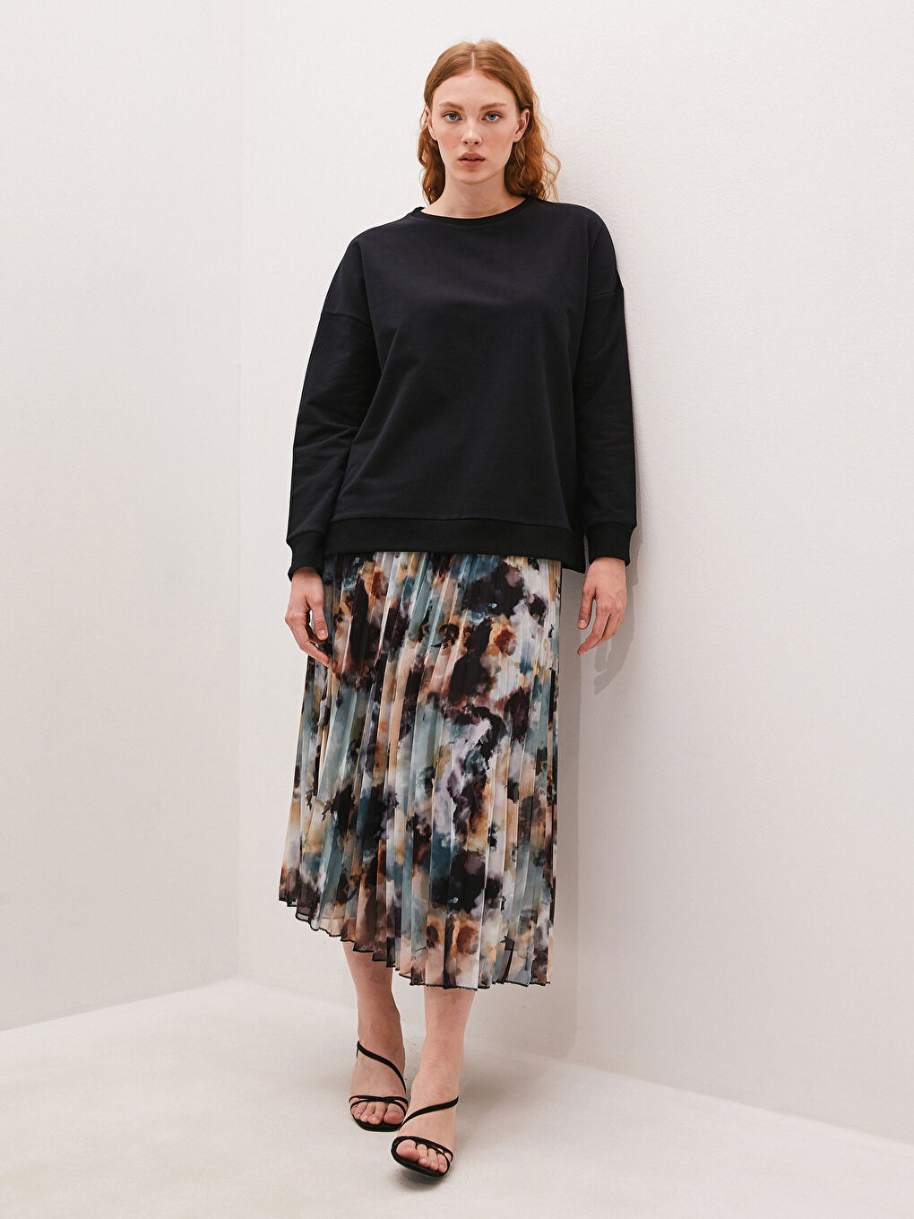 Siyah Bisiklet Yaka Basic Uzun Kollu Pamuklu Kadın Sweatshirt-1