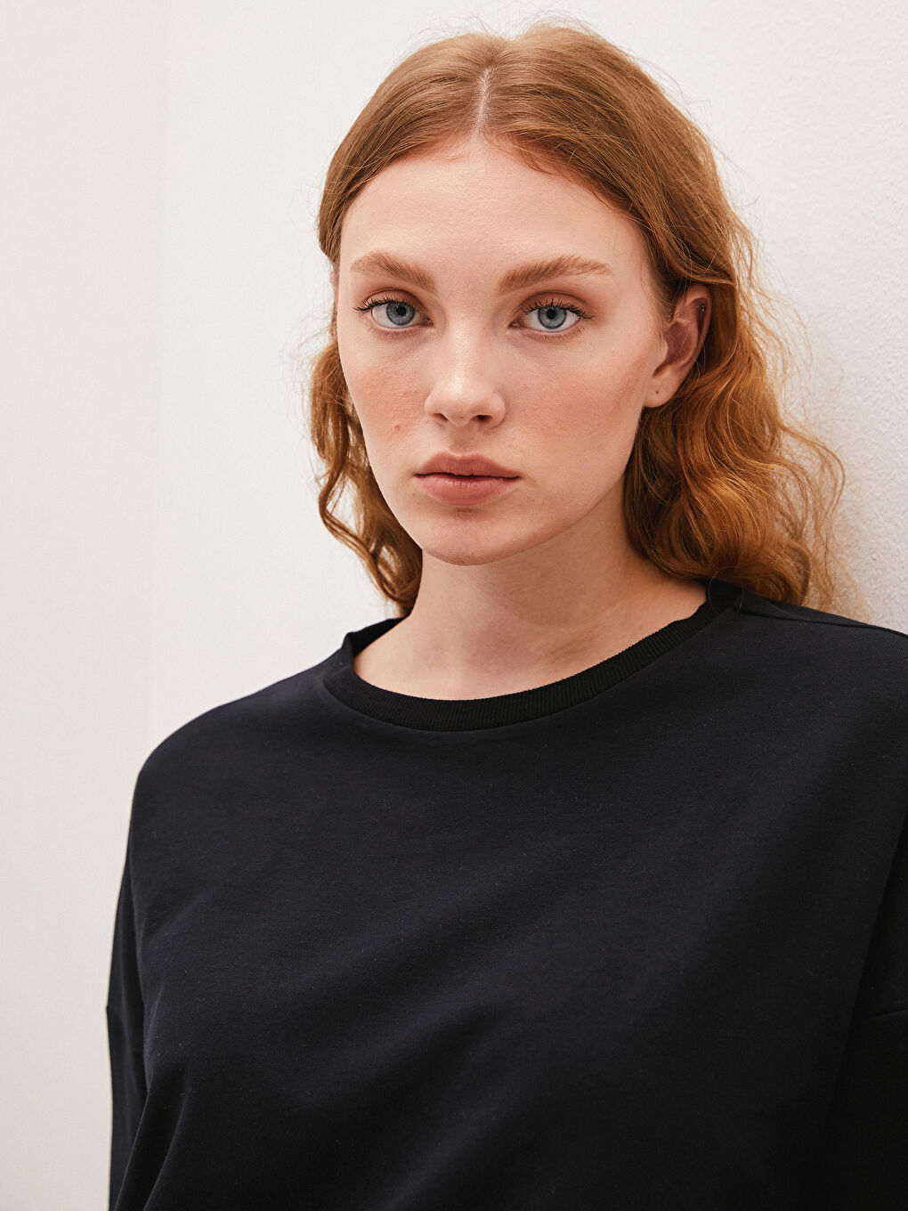 Siyah Bisiklet Yaka Basic Uzun Kollu Pamuklu Kadın Sweatshirt-2