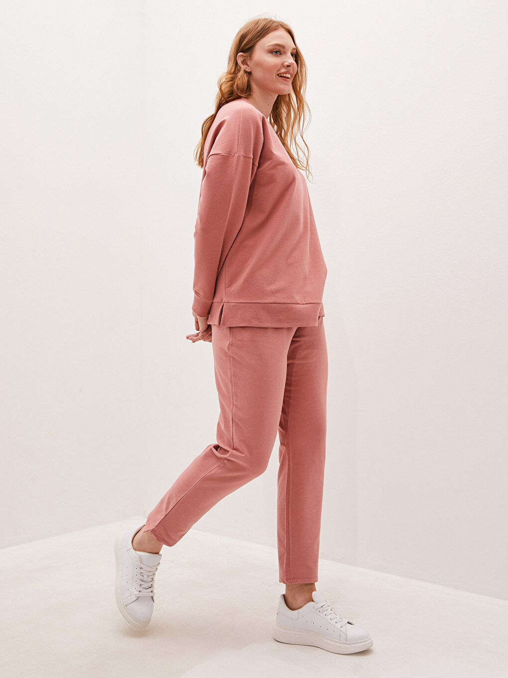 Pembe Bisiklet Yaka Basic Uzun Kollu Pamuklu Kadın Sweatshirt-1