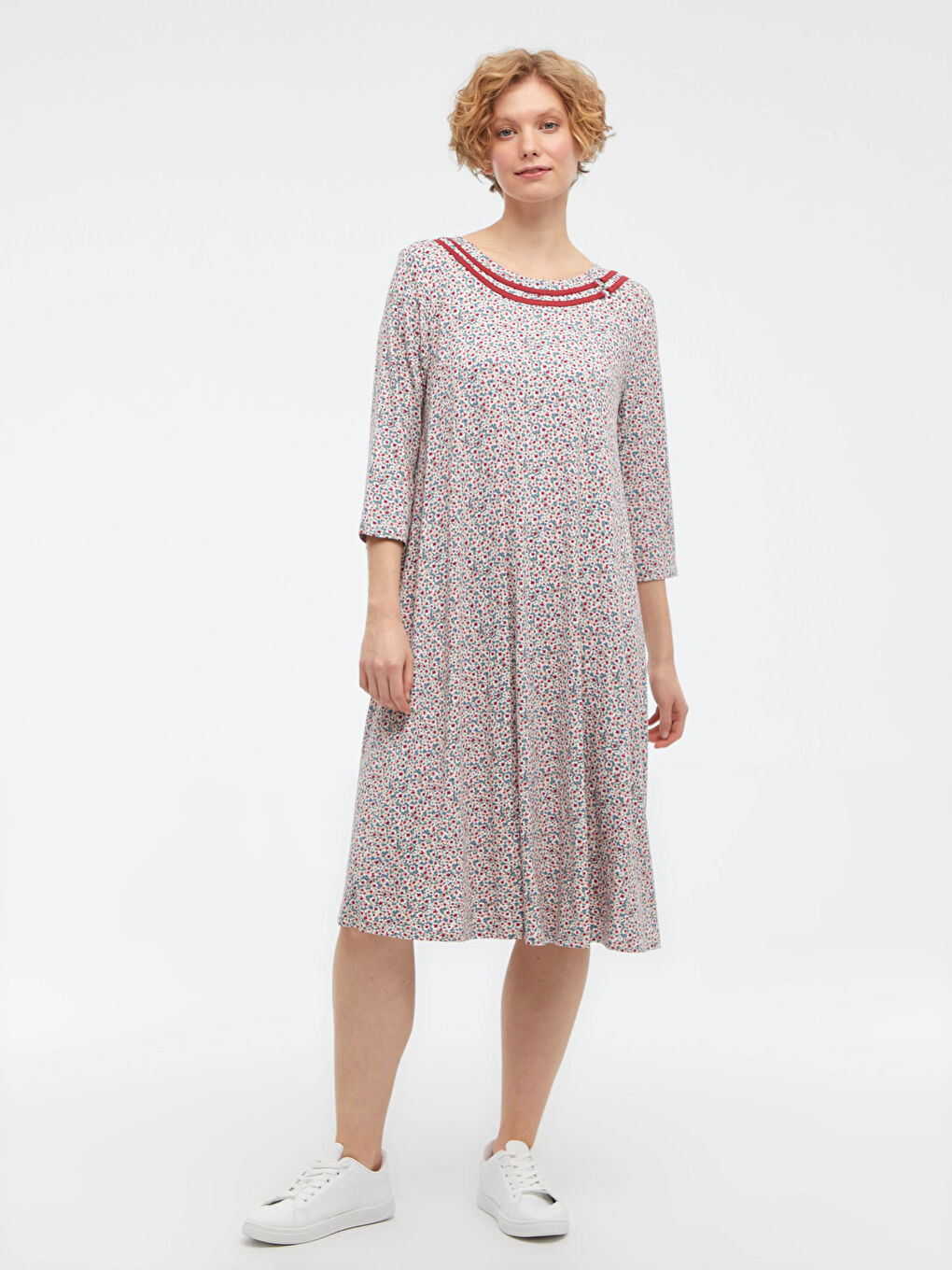 Kahverengi Bisiklet Yaka Çiçek Desenli Kısa Kollu Viskon Kadın Elbise-4