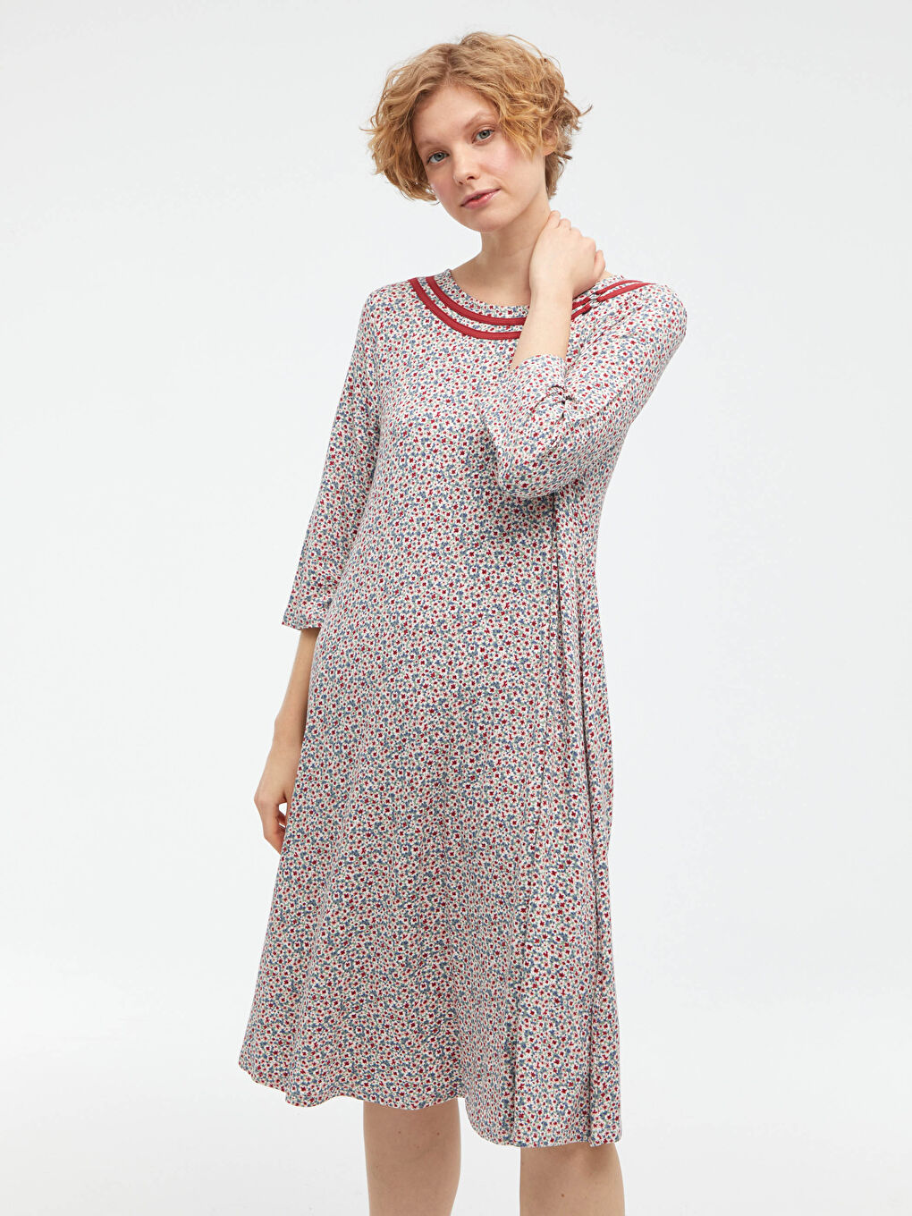 Kahverengi Bisiklet Yaka Çiçek Desenli Kısa Kollu Viskon Kadın Elbise