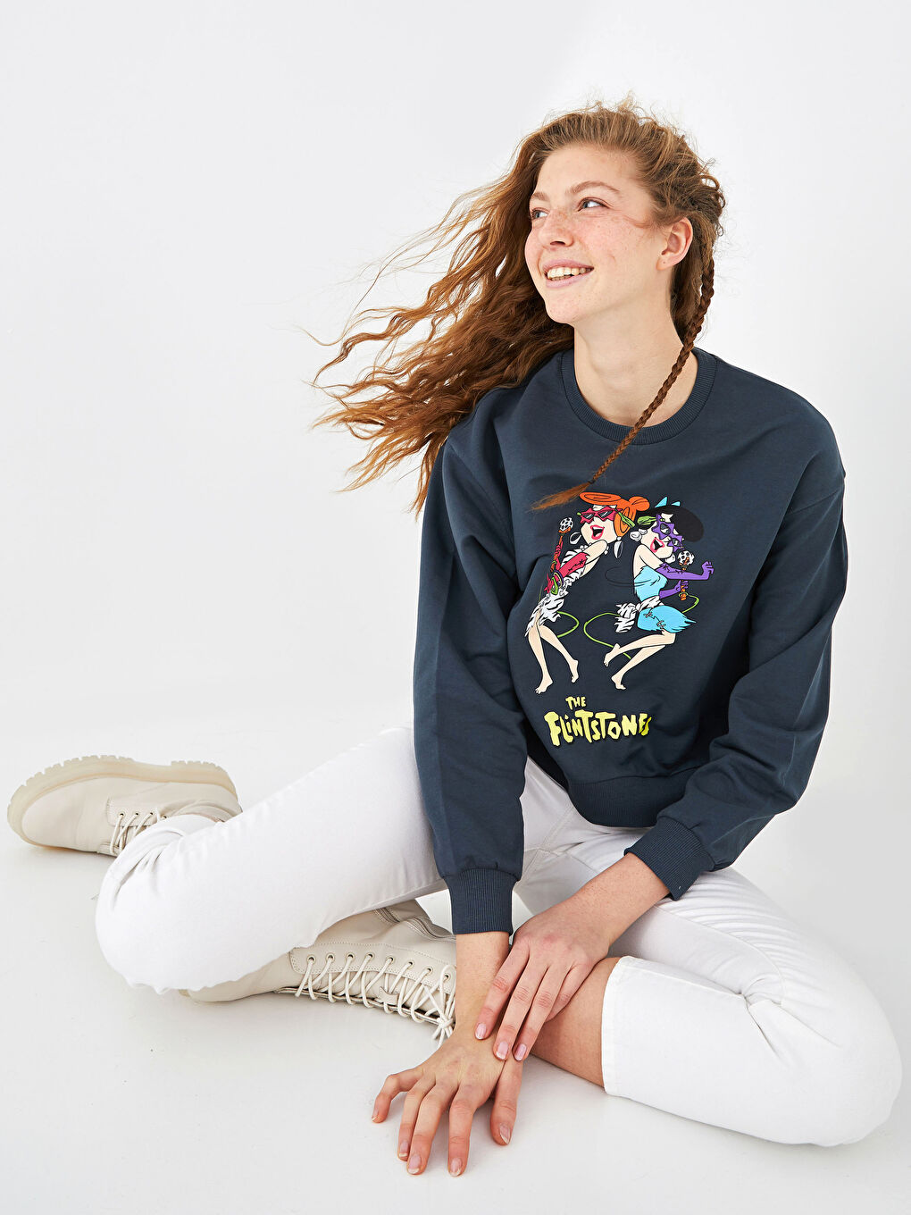 Antrasit Bisiklet Yaka Flints Stones Baskılı Uzun Kollu Pamuklu Kadın Sweatshirt-1