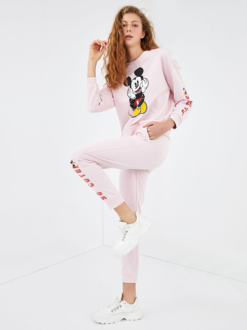 بنطلون رياضي مطبوع ميكي ماوس بخصر مطاطي للنساء-2