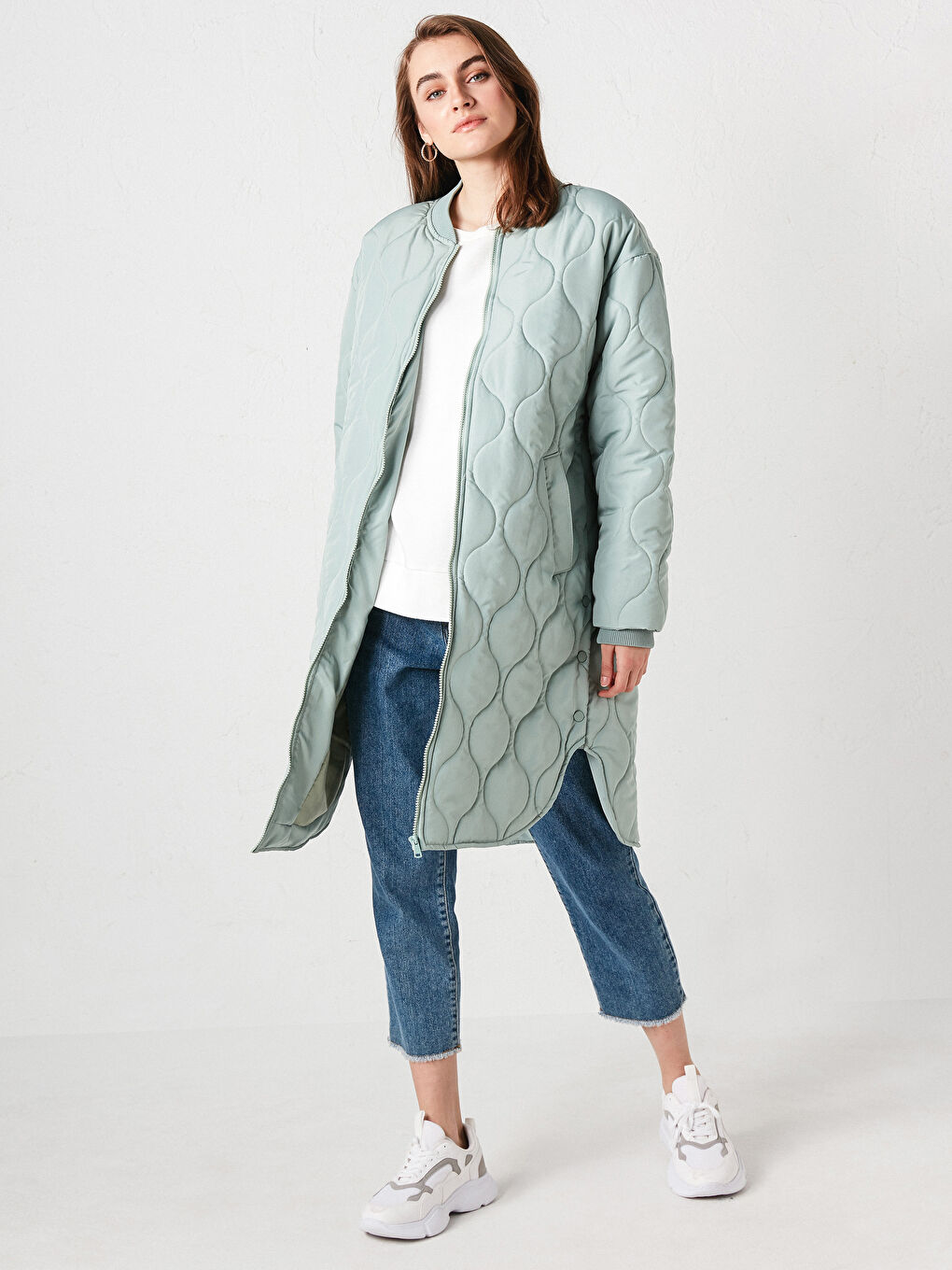 Haki Dik Yaka Desenli Uzun Kollu Kadın Yağmurluk-1