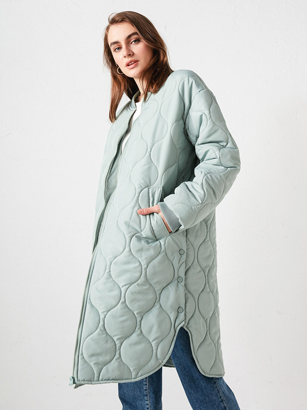 Haki Dik Yaka Desenli Uzun Kollu Kadın Yağmurluk-3