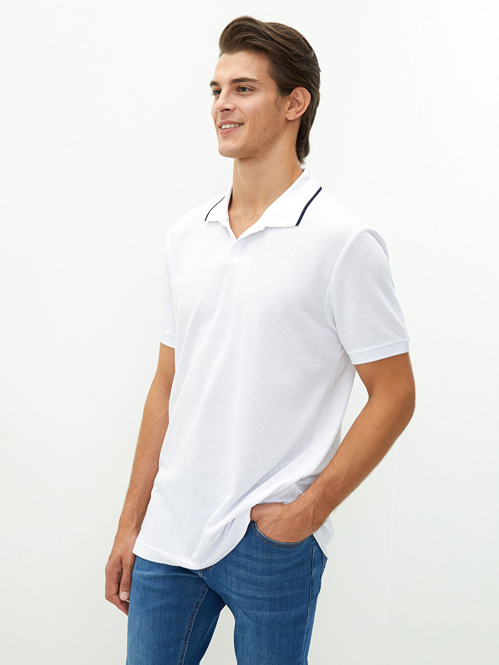 Beyaz Polo Yaka Kısa Kollu Erkek Tişört-1