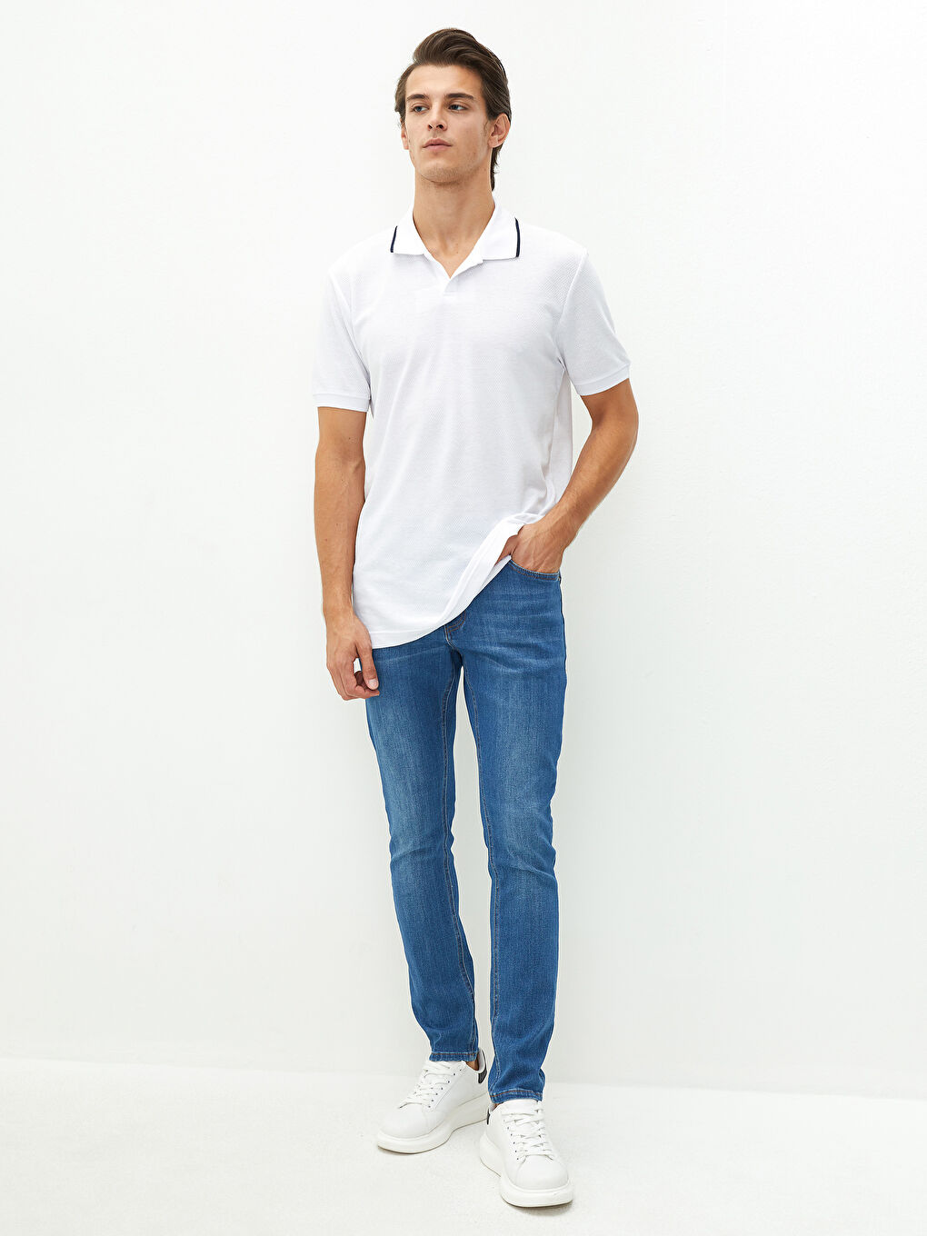 Beyaz Polo Yaka Kısa Kollu Erkek Tişört-3