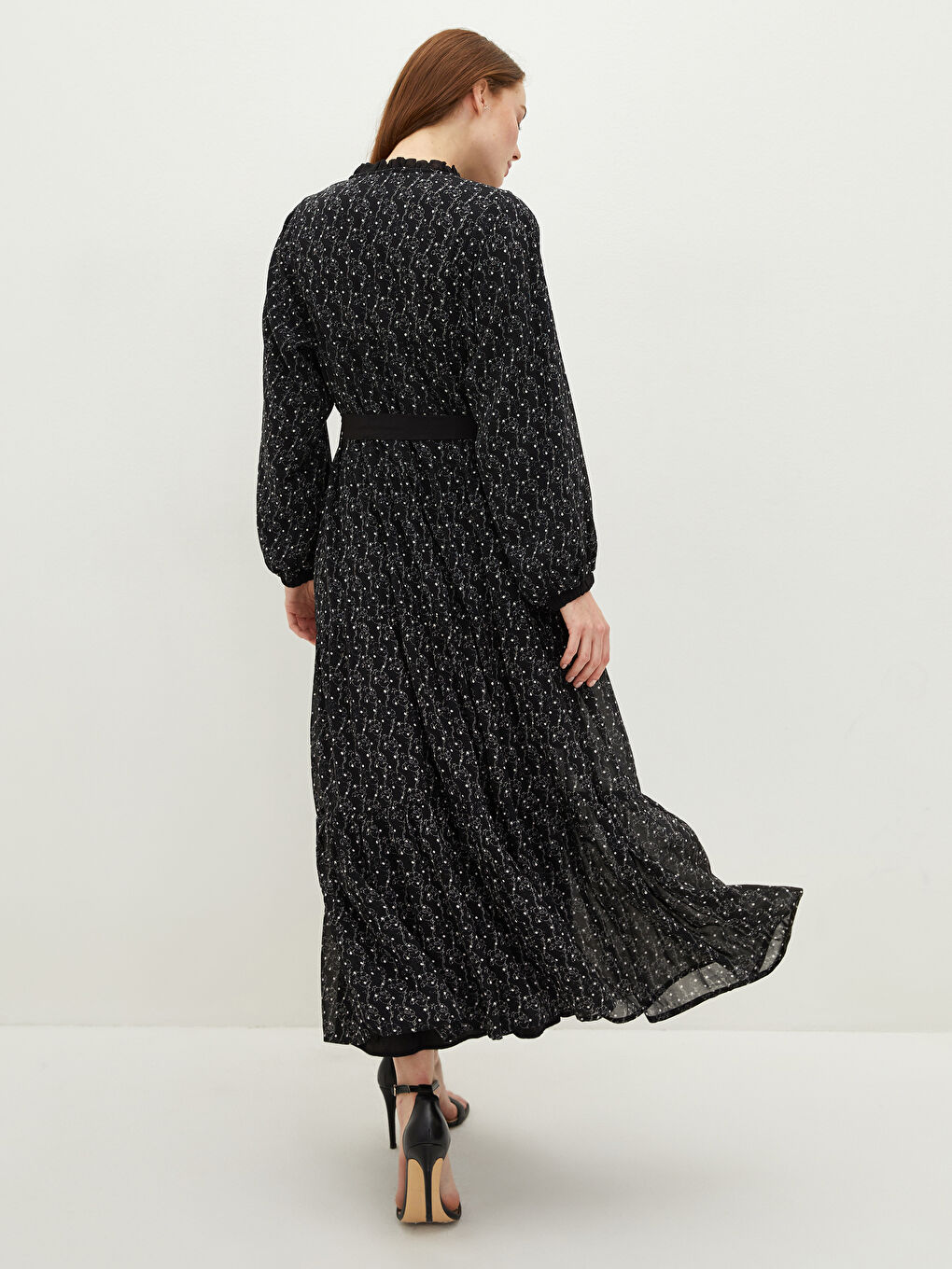 فستان شيفون للسيدات برقبة مربوطة ونمط مطبوع وحزام خصر وكم طويل-4