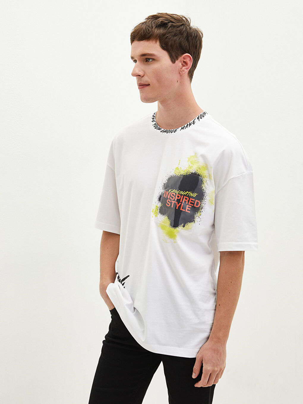 Beyaz Bisiklet Yaka Kısa Kollu Baskılı Penye Erkek Tişört-2