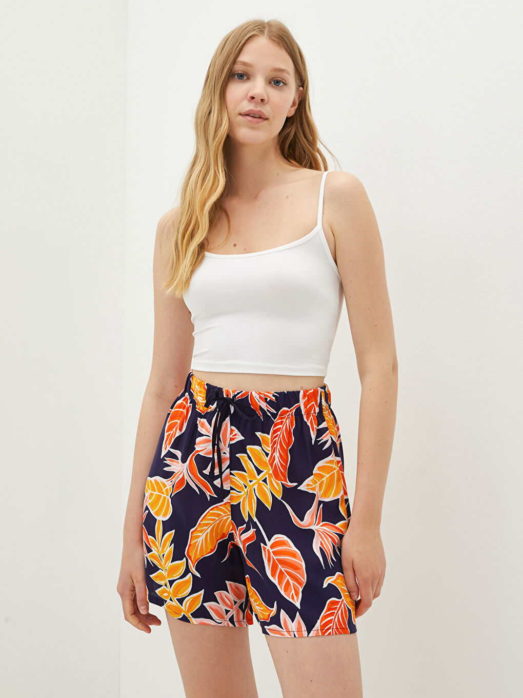 Elastic Waist Patterned Voile Fabric Women's Shorts-4