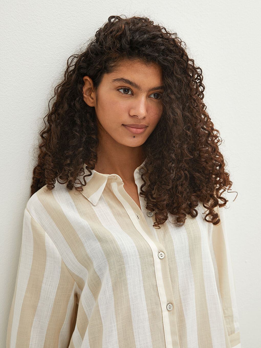 فستان الشاطئ كم طويل مخطط ياقة القميص قماش بوبلين للسيدات-3