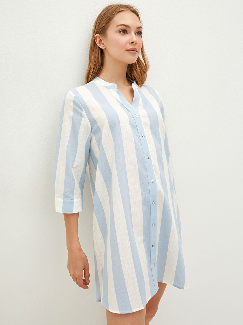 Пляжное Платье Женское Из Вуали В Полоску С Застежкой На Пуговицы Спереди И Вырезом Хенли-1