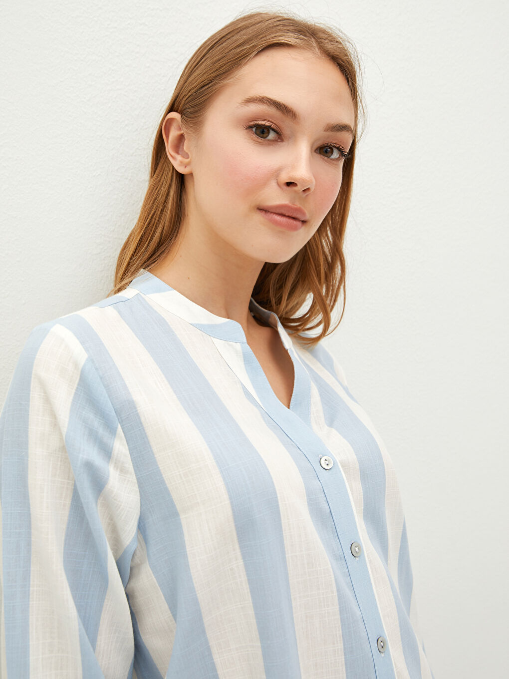 Пляжное Платье Женское Из Вуали В Полоску С Застежкой На Пуговицы Спереди И Вырезом Хенли-2