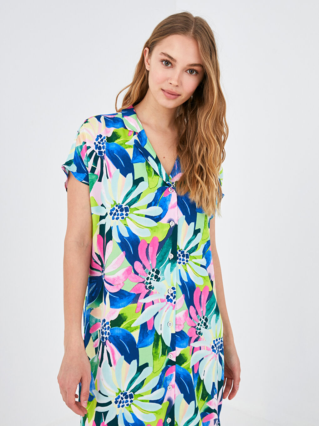 Mavi Gömlek Yaka Desenli Kısa Kollu Vual Kumaş Kadın Plaj Elbisesi-1