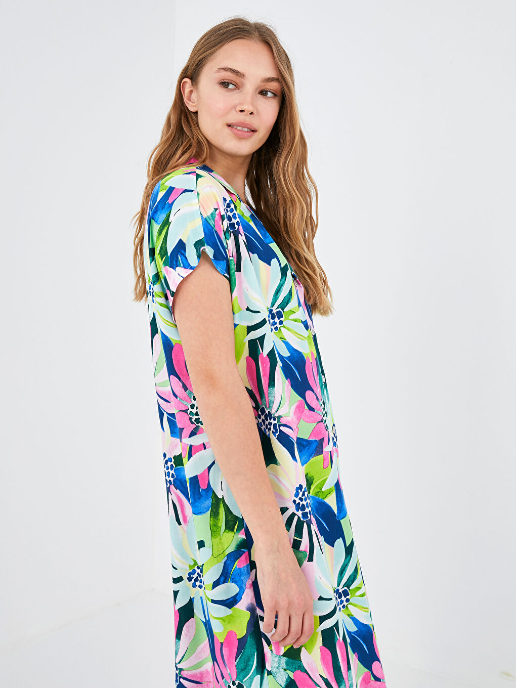 Mavi Gömlek Yaka Desenli Kısa Kollu Vual Kumaş Kadın Plaj Elbisesi-2