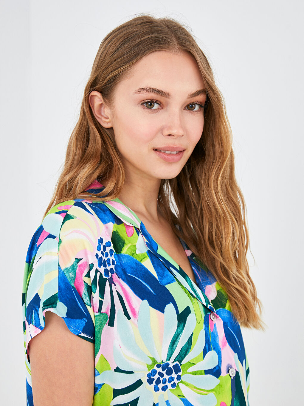 Mavi Gömlek Yaka Desenli Kısa Kollu Vual Kumaş Kadın Plaj Elbisesi-3