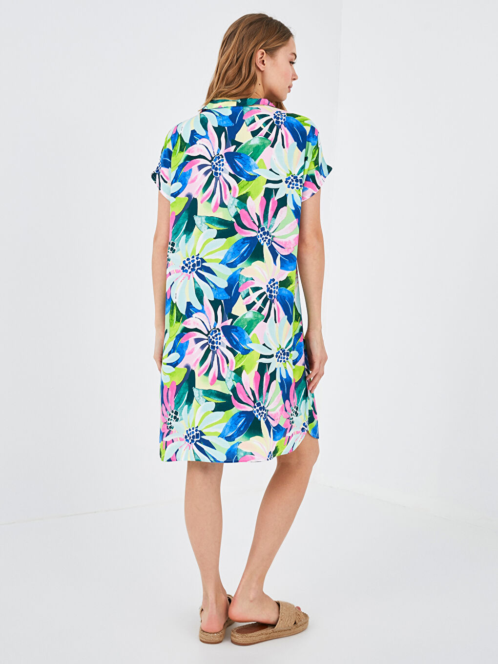 Mavi Gömlek Yaka Desenli Kısa Kollu Vual Kumaş Kadın Plaj Elbisesi-4