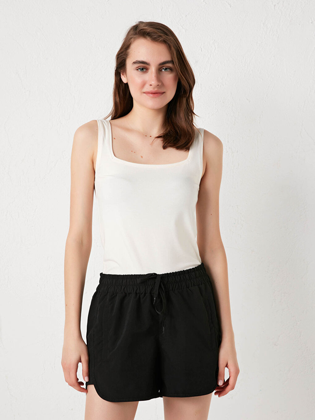 Шорты Женские Поплиновые Однотонные На Резинке-1