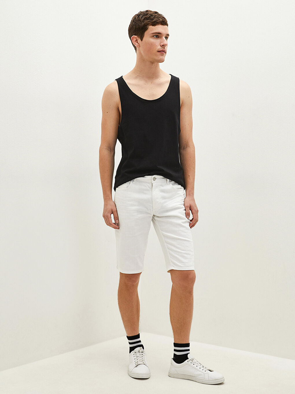 تيشيرت بدون أكمام سادة بياقة دائرية للرجال-3