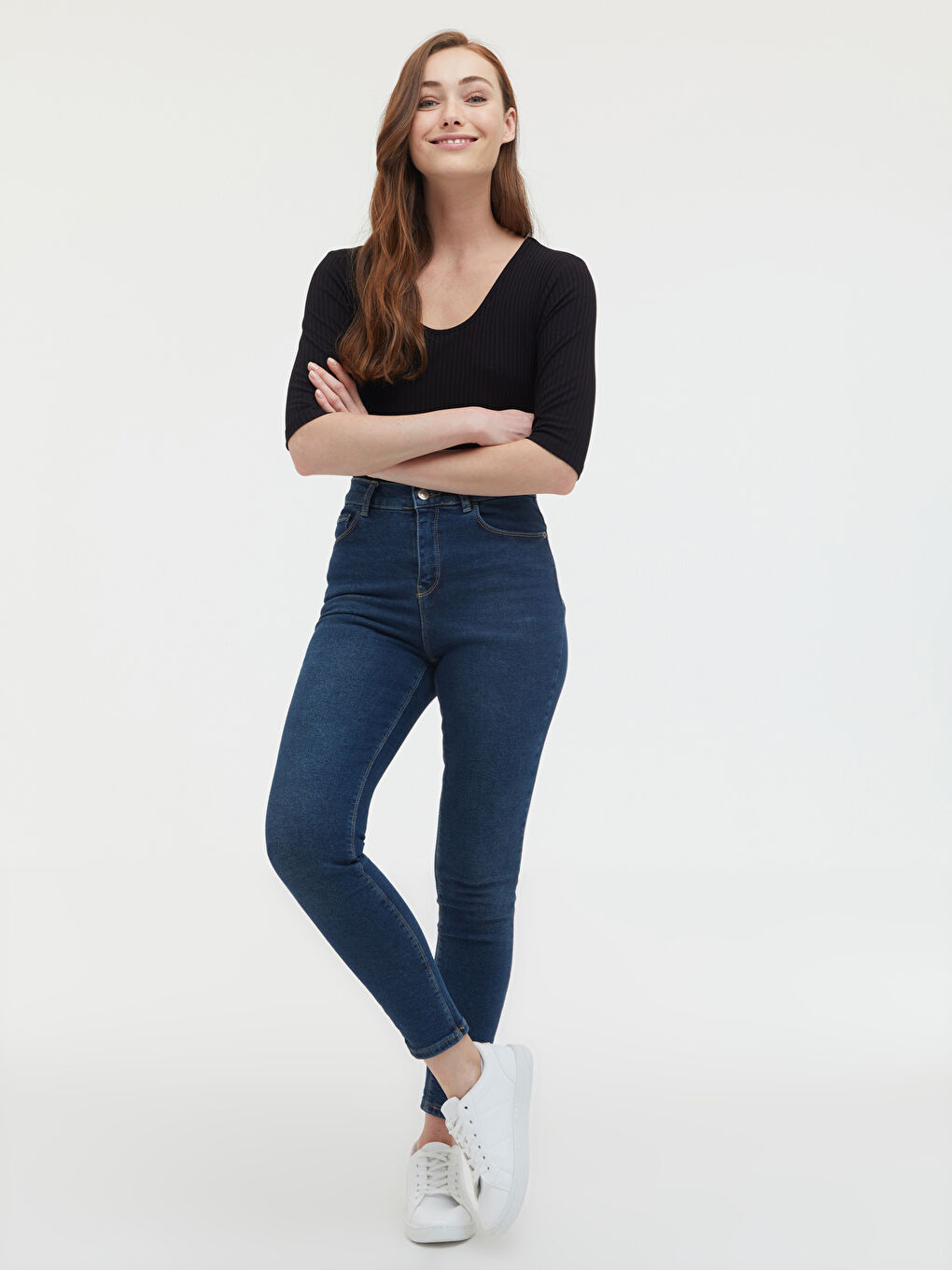 Siyah U Yaka Basic Kısa Kollu Viskon Kadın Tişört-7