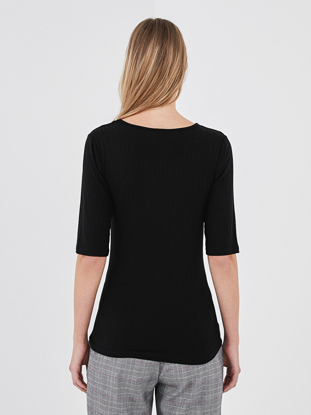 Siyah U Yaka Basic Kısa Kollu Viskon Kadın Tişört-4