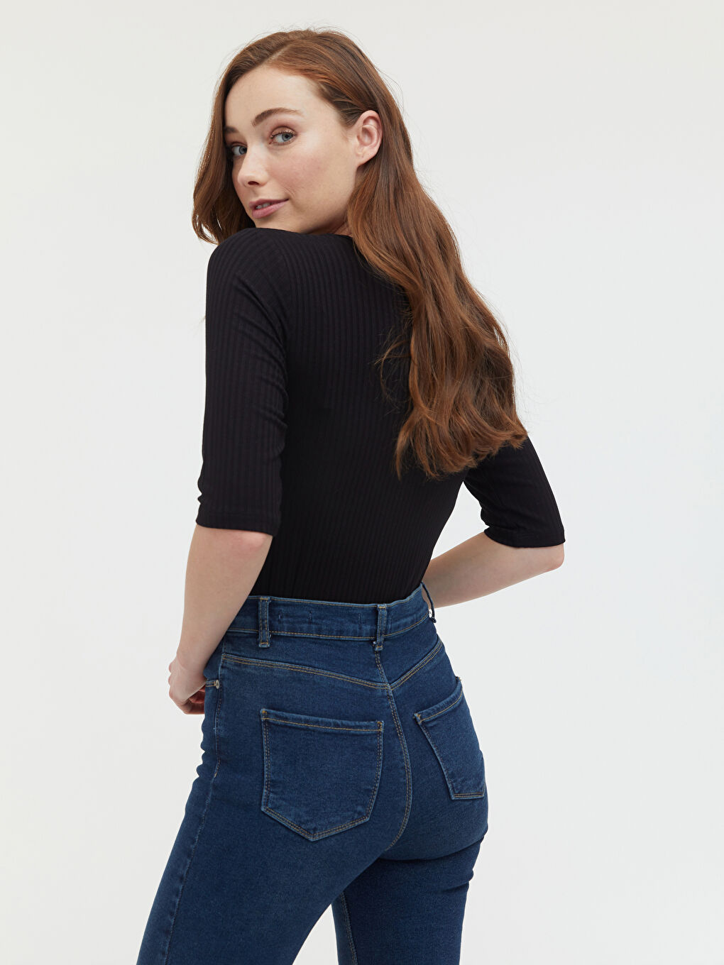 Siyah U Yaka Basic Kısa Kollu Viskon Kadın Tişört-6