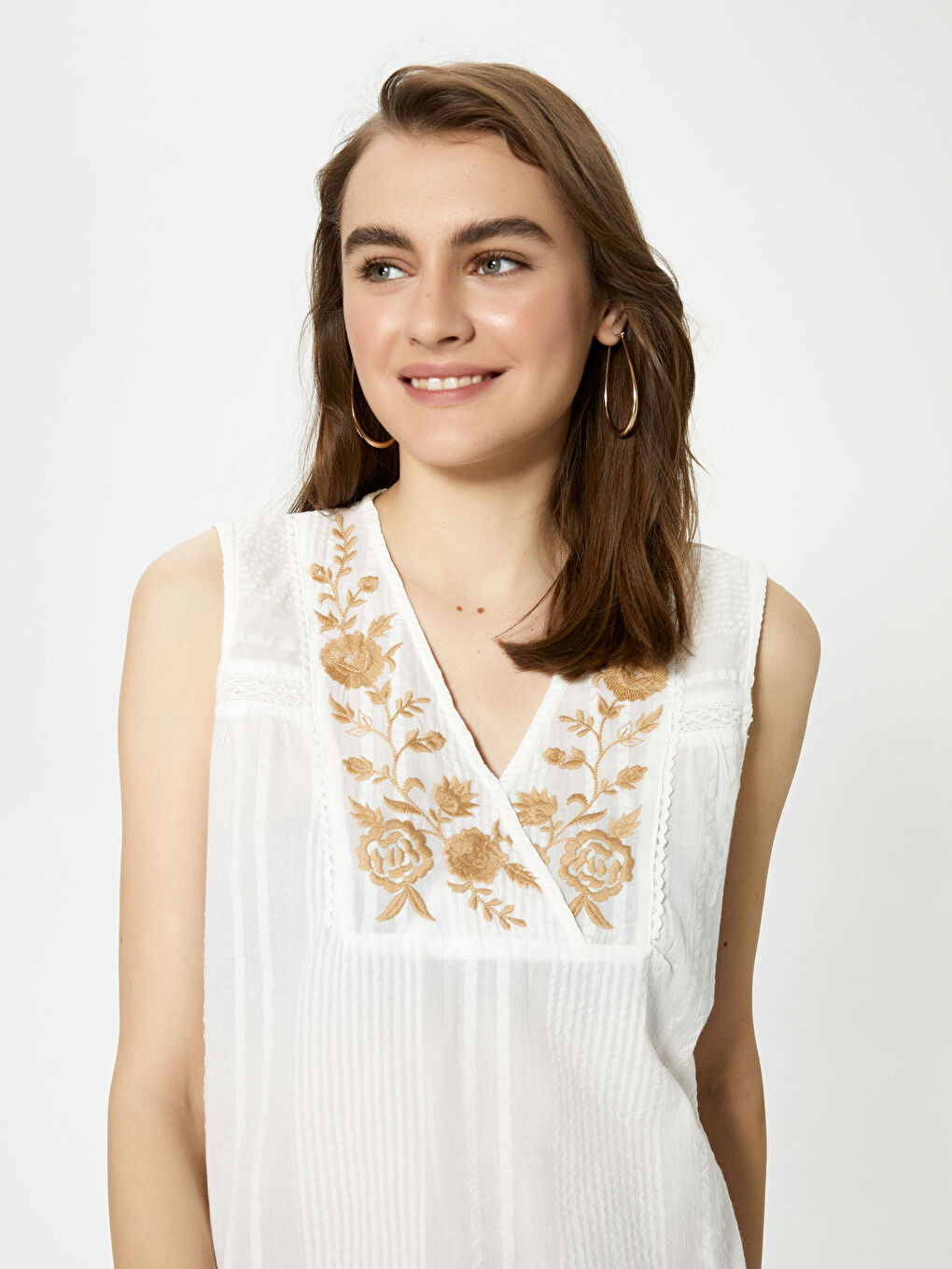 V Neck Embroidery Patterned Sleeveless Cotton Women's Blouse-2