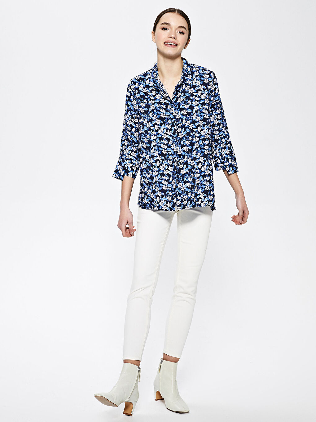 Lacivert Çiçek Baskılı Kadın Poplin Gömlek-3