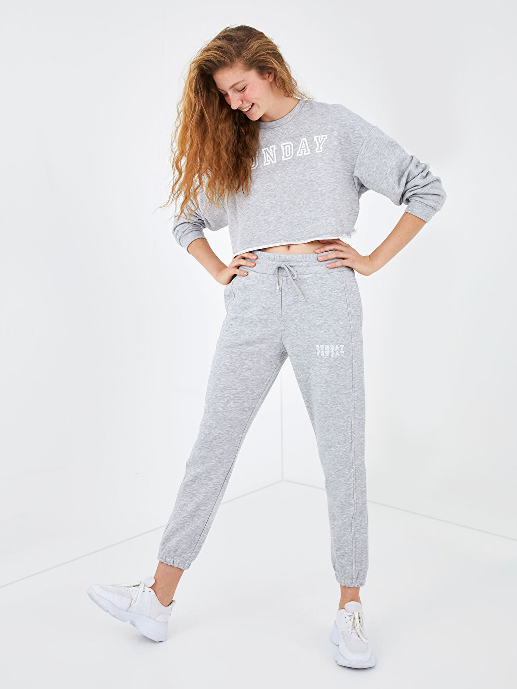 Gri Bisiklet Yaka Baskılı Uzun Kollu Crop Kadın Sweatshirt