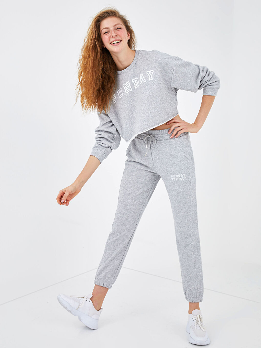 Gri Bisiklet Yaka Baskılı Uzun Kollu Crop Kadın Sweatshirt-3