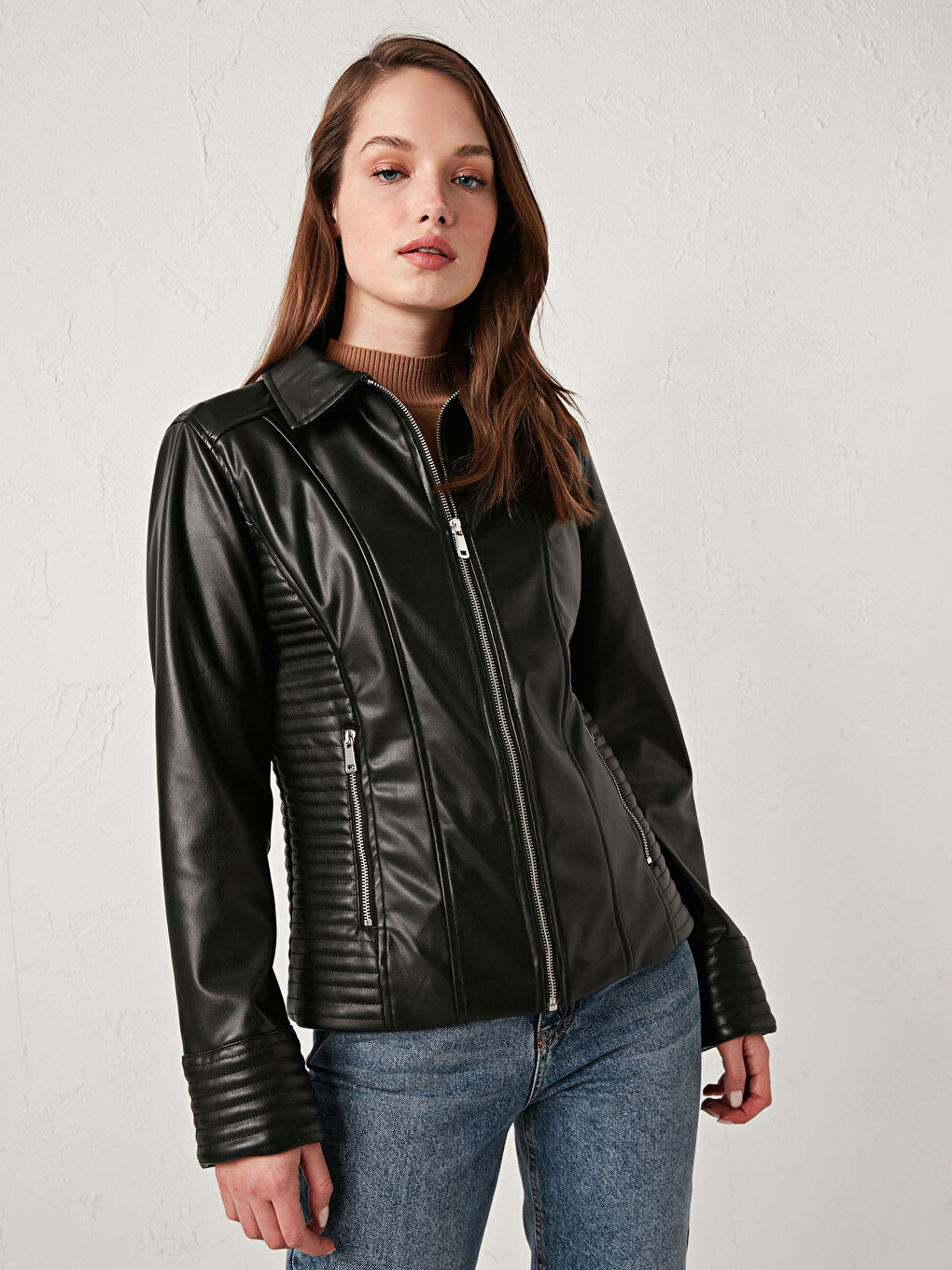 Manteau en Simili Cuir Uni à Col de Chemise pour Femmes